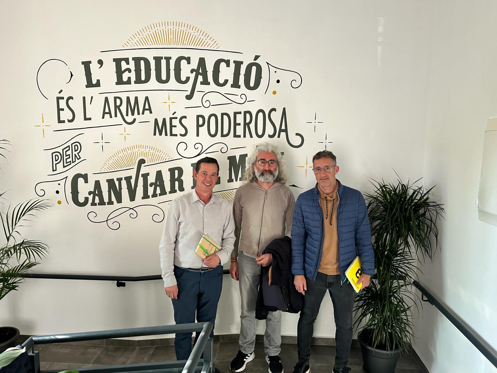 El PSPV se reúne con la Fampa Penyagolosa para advertir de la regresión educativa de Mazón