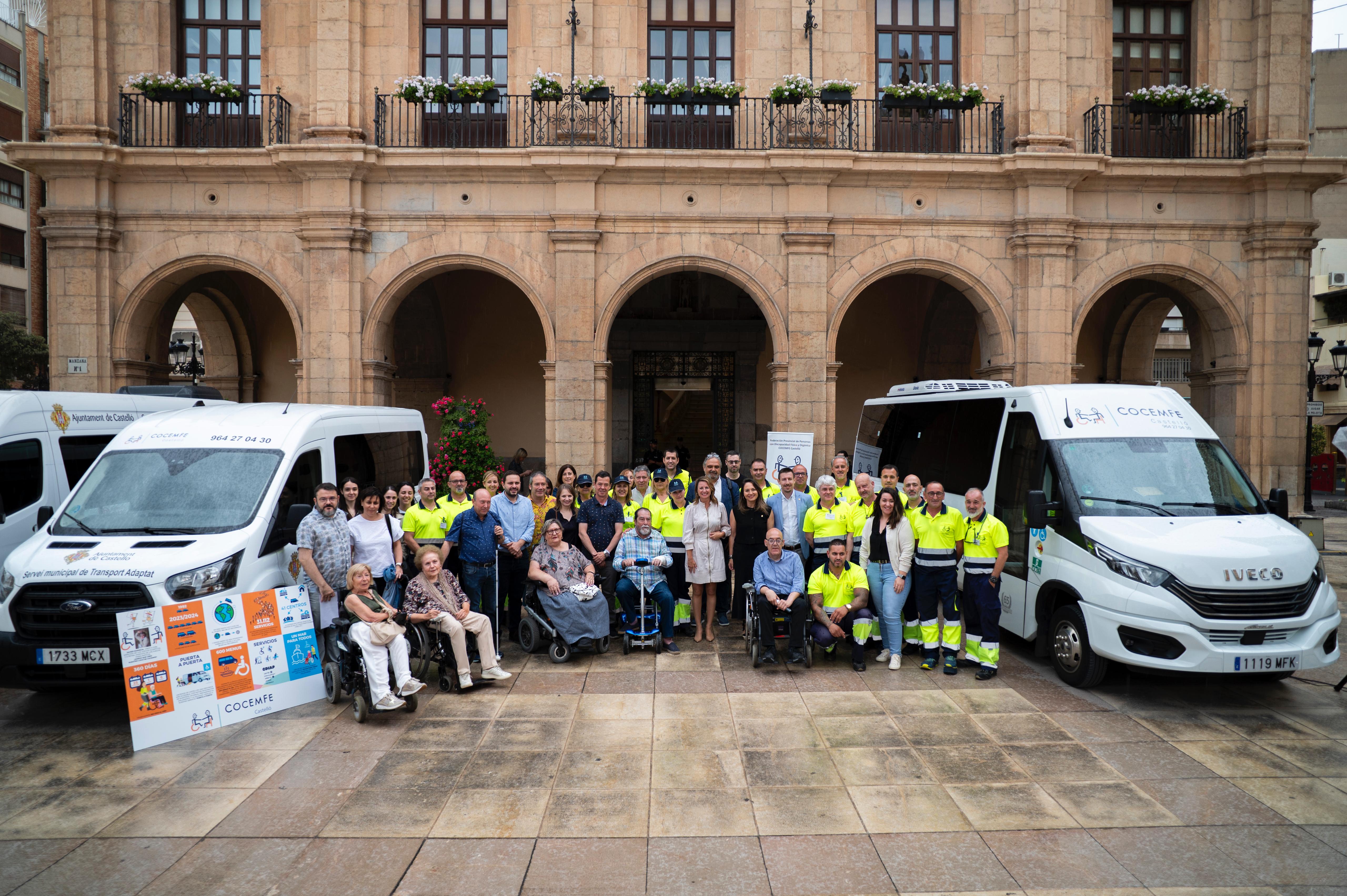 La renovació de la flota de vehicles reforça el transport adaptat de COCEMFE a Castelló