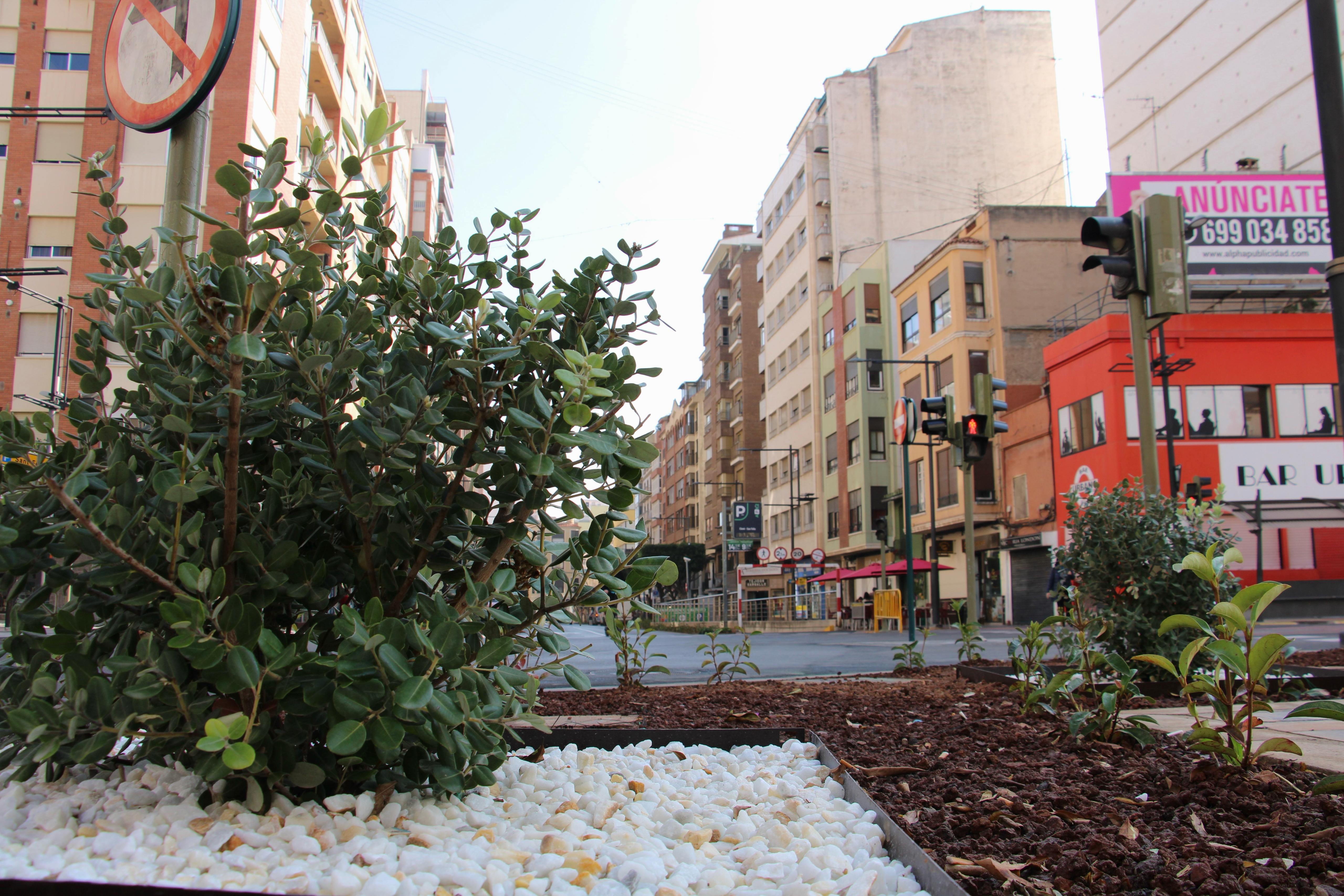 Finalizan las obras de la Zona de Bajas Emisiones en Conde Pestagua, Plaza Clavé, Arrufat Alonso y Sant Blai