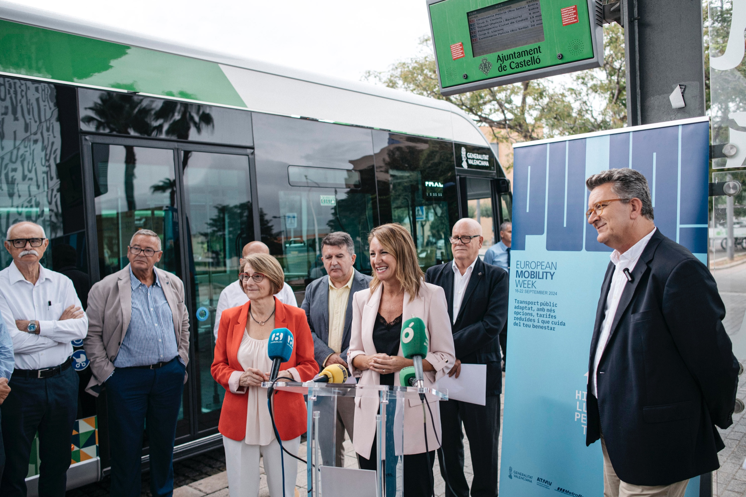 Carrasco mostra la seua satisfacció pels nous vehicles del TRAM “un transport públic que ja han utilitzat 27 milions i mig d'usuaris i que és part de la identitat castellonenca”