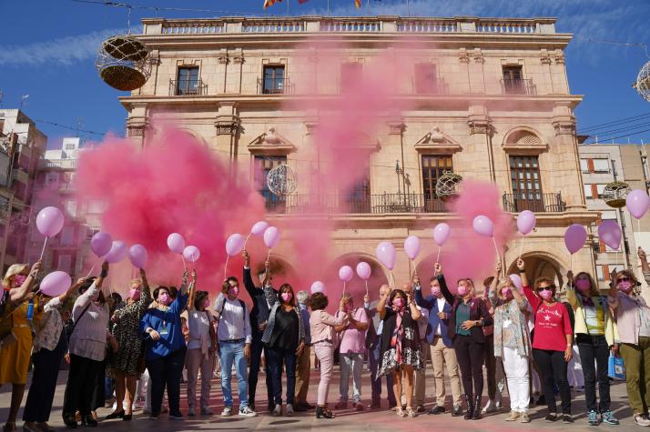 Acto plaza Mayor por el Dia contra el Cancer.jpg