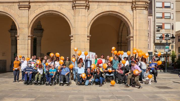 11-05-22 Puerta acto X Solidaria 2.jpg