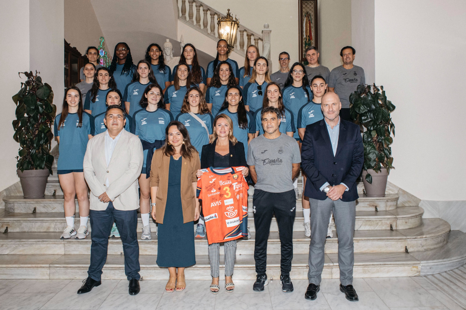 L'alcaldessa de Castelló rep a “Les Guerreres”, la Selecció Espanyola d'Handbol Femení