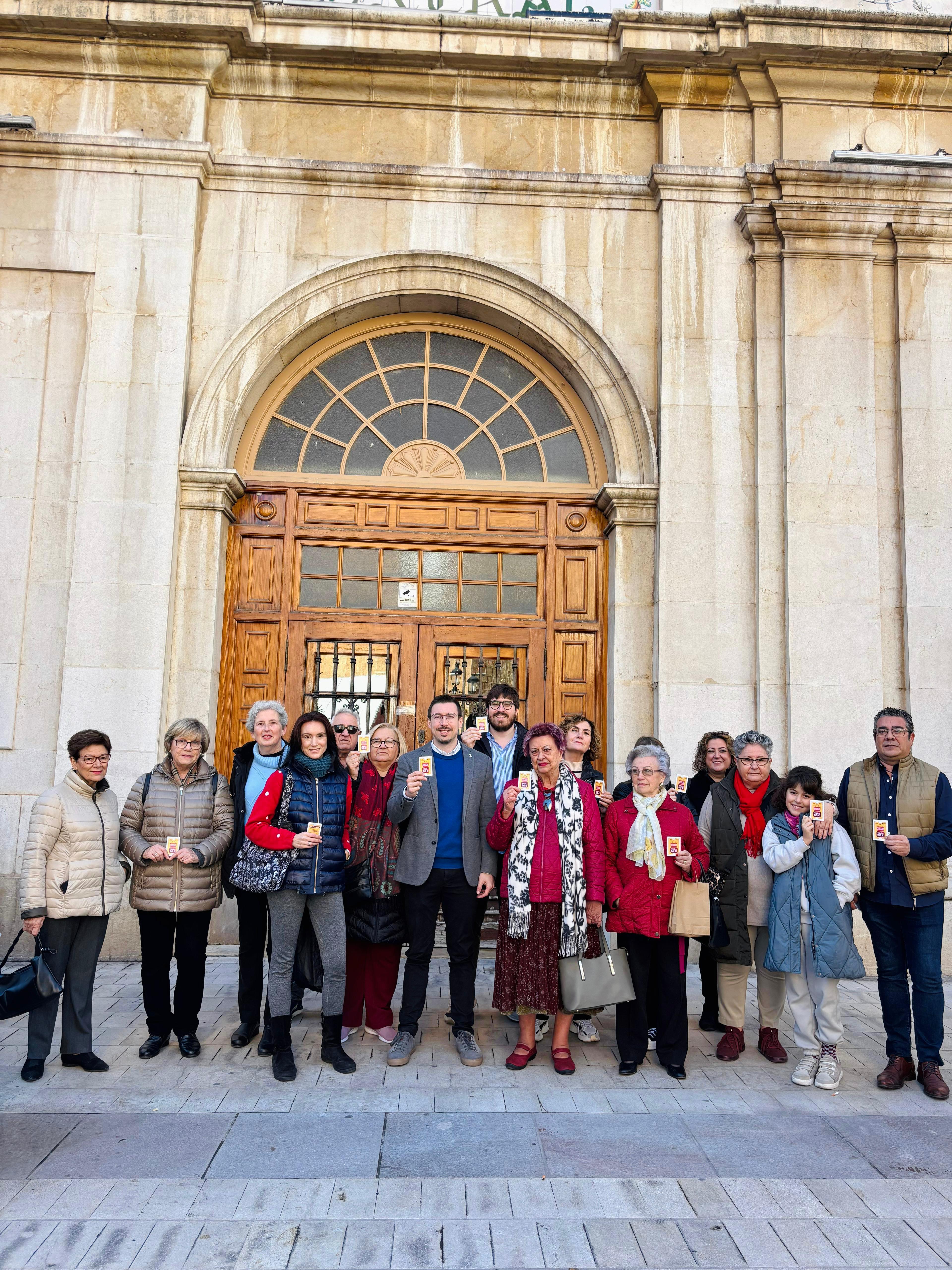 La concejalía de Comercio y el Mercado Central reparten 20 cheques regalo de 50 euros para fomentar el comercio local