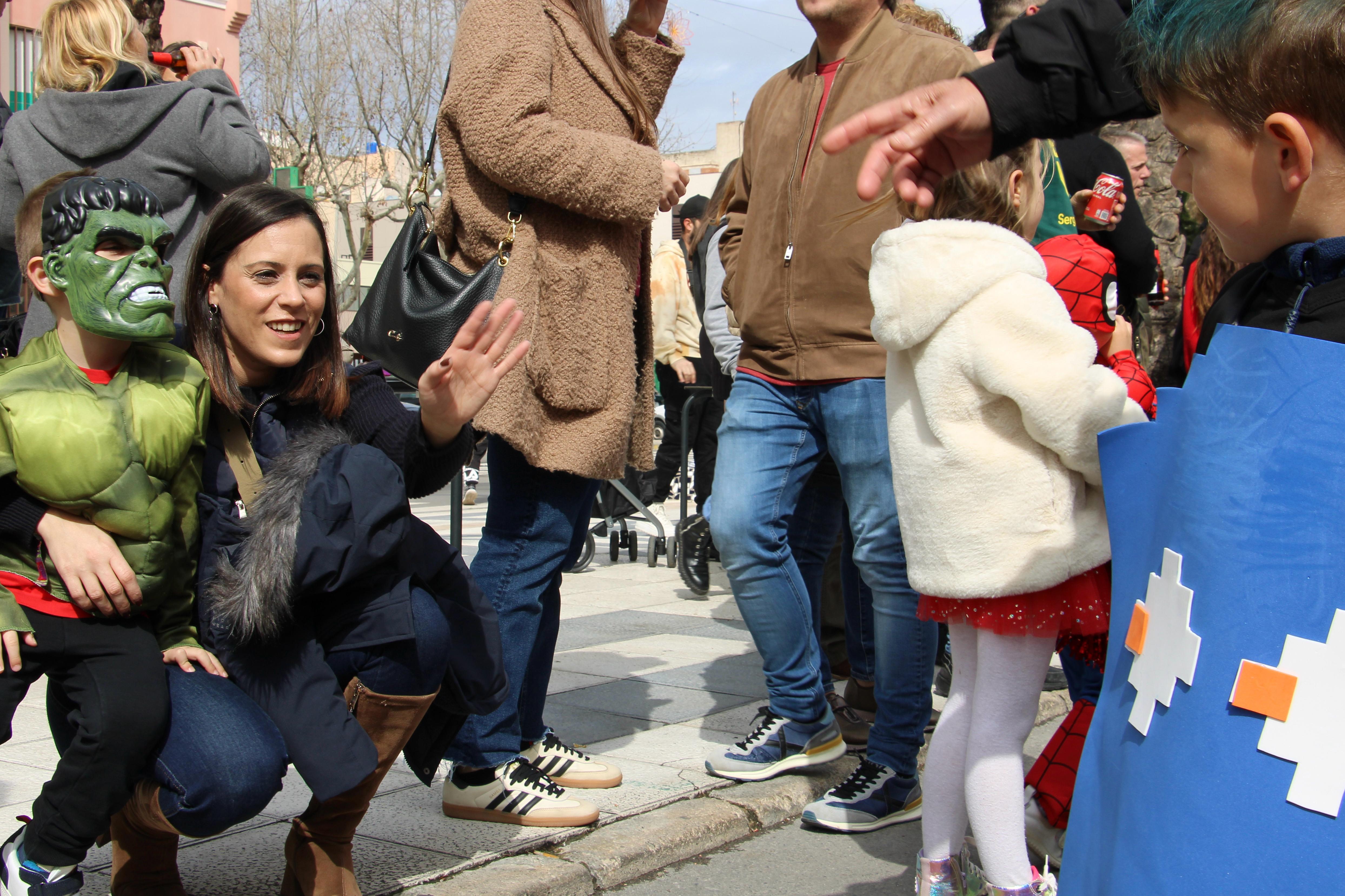 Los niños y niñas llenan de color y diversión el Grao con el Desfile Infantil de ‘Carnestoltes’