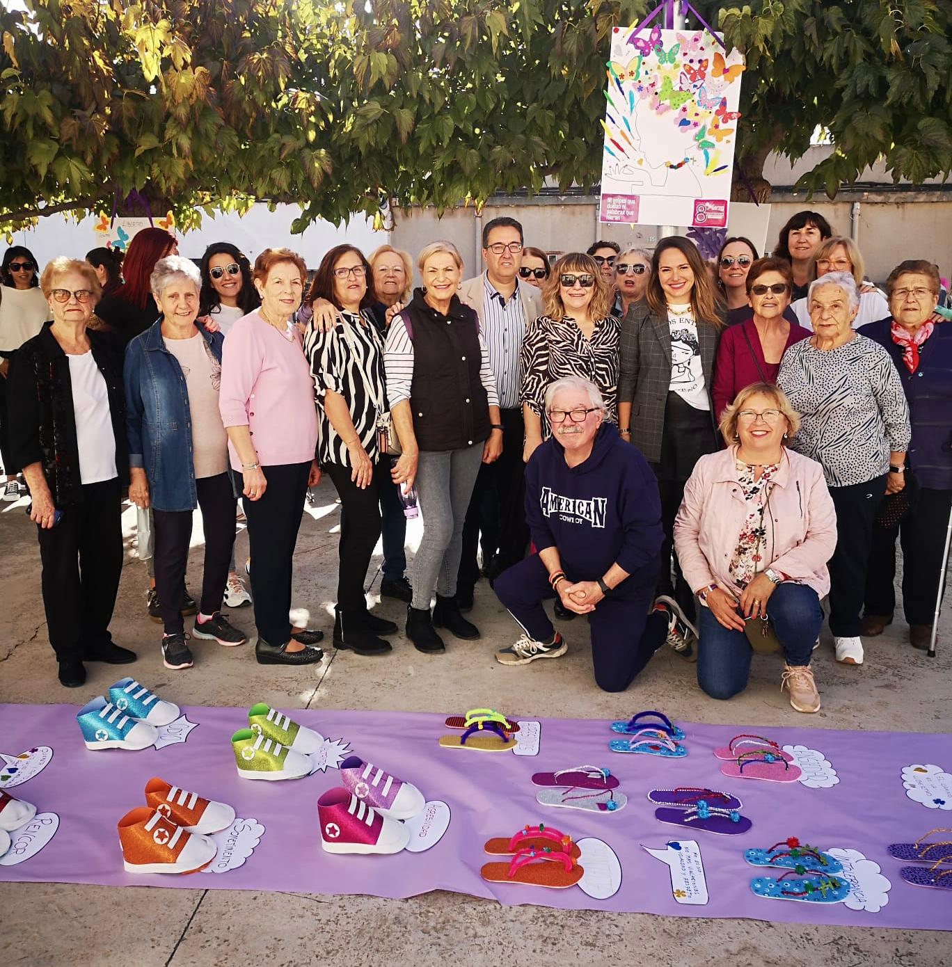 L'Ajuntament col·labora amb associacions i escoles de Castelló, en una activitat en commemoració del 25N