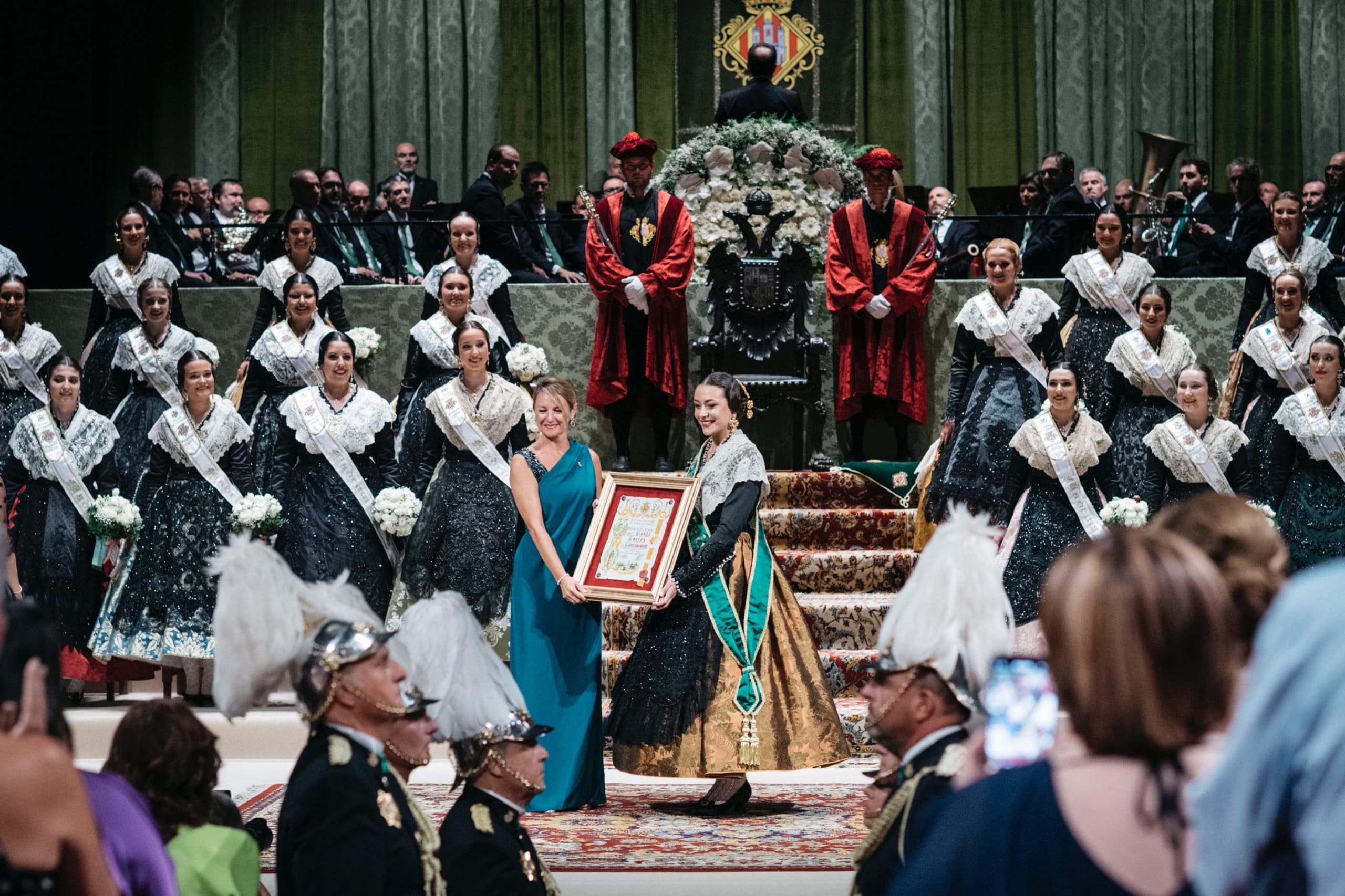 Castellón proclama a Paula Torres Claramonte Reina de las Fiestas de la Magdalena 2025