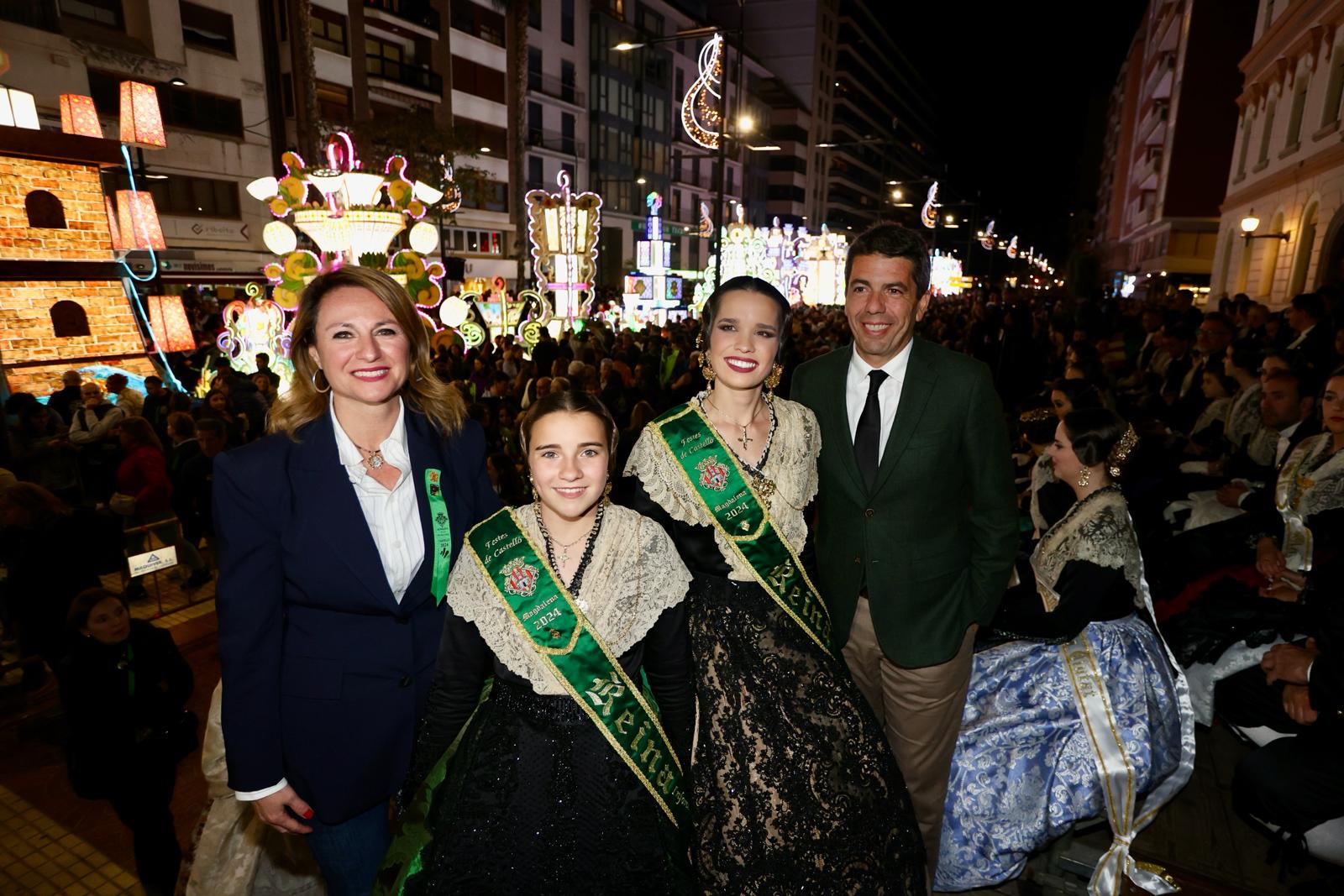 Los símbolos de la fiesta se iluminan con una brillante “Encesa de Gaiates” acompañada por un espectáculo piromusical