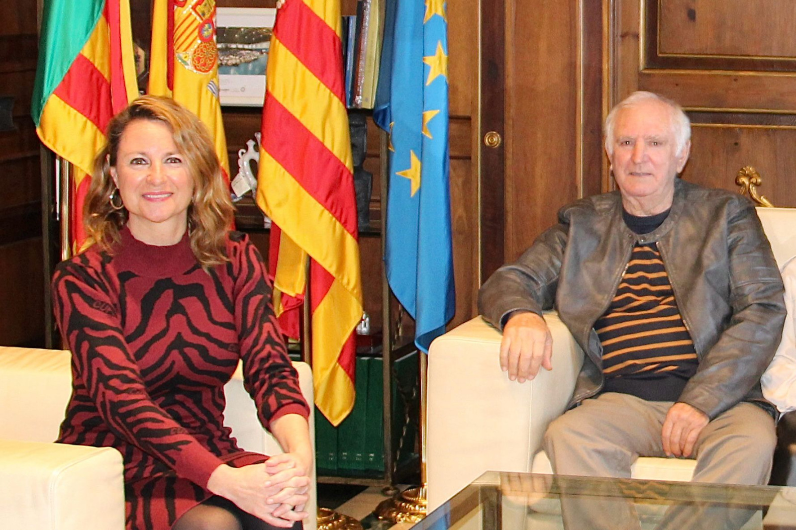 La alcaldesa pone en valor el trabajo de José Soto que garantiza la continuidad del club de pesca deportiva de Castellón