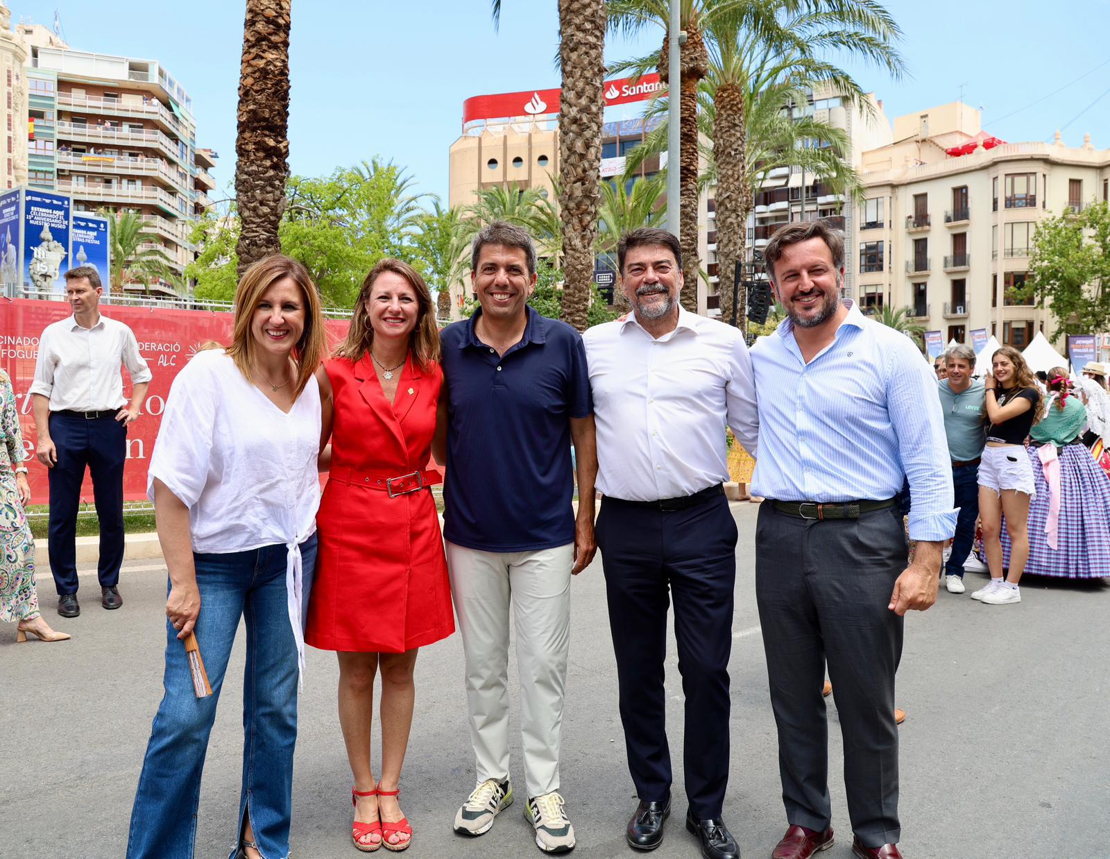 Castellón estrecha lazos con Alicante en la apuesta por sus fiestas identitarias que relanzan el carácter internacional